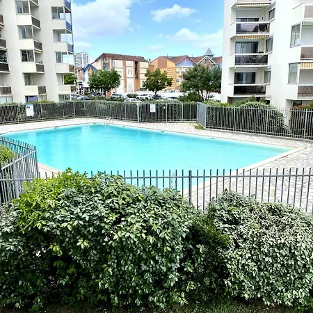 Port D'arcachon Avec Piscine Apartment Arcachon